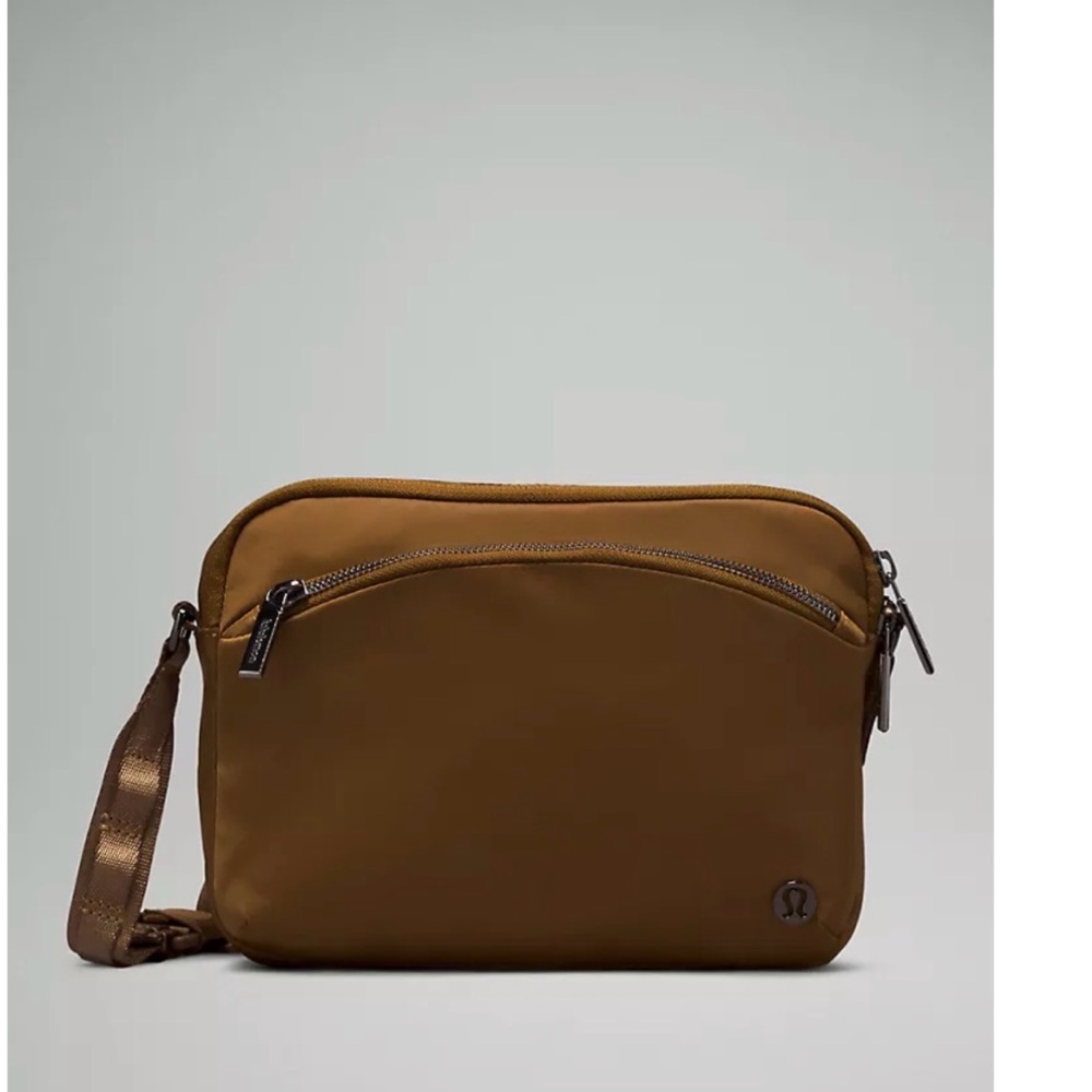Lululemon Athletica city adventurer Messenger Bag